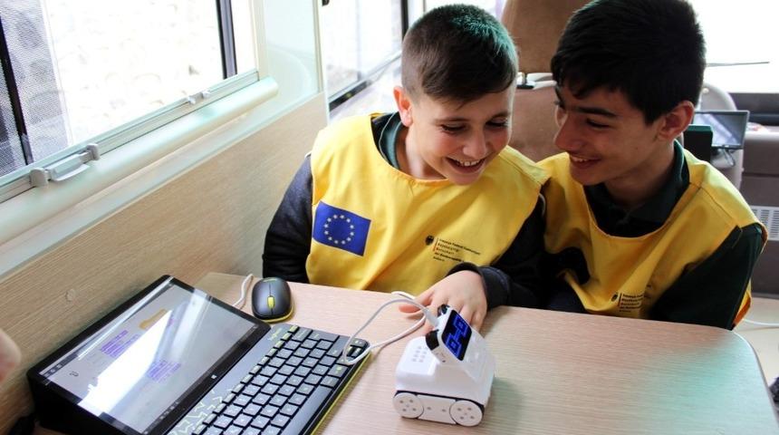 AB bilim karavanı yollarda