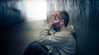 Bağımlılık şizofreniye yol açar mı? Bağımlılığın zararları nelerdir?