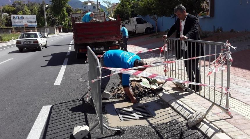 Y&uuml;cel: &rdquo;Hizmet atağına ara vermeden devam ediyoruz&rdquo;