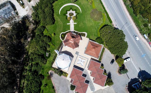 Cami, kilise ve sinagog aynı bahçede