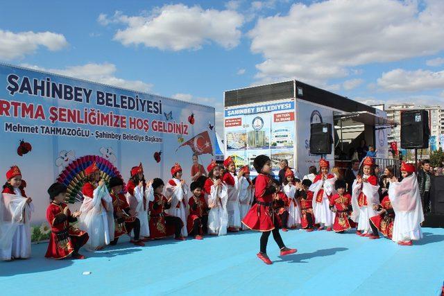 Şahinbey’de çocuklar uçurtma şenliğinde buluştu