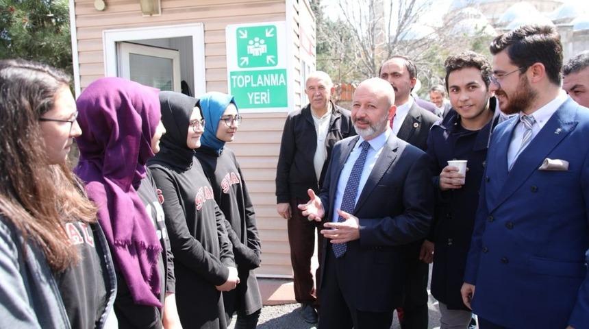 Başkan &Ccedil;olakbayrakdar&rsquo;dan gen&ccedil;lere m&uuml;jde