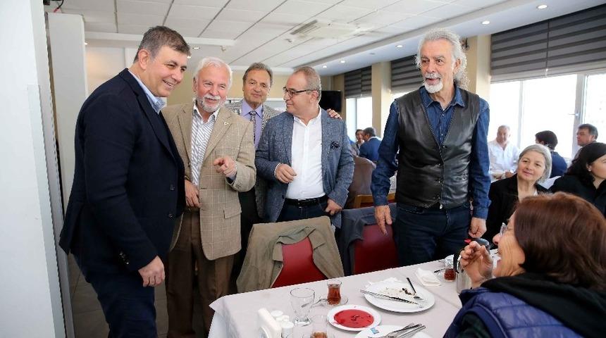 Başkan Tugay, &lsquo;iş d&uuml;nyası&rsquo; ile buluştu