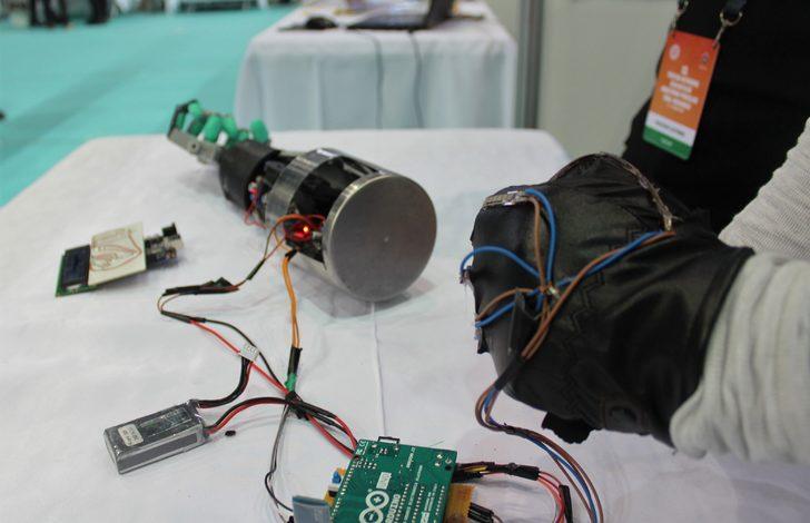 Kolu olmayan halasından etkilendi 'Biyonik Kol' yaptı G3