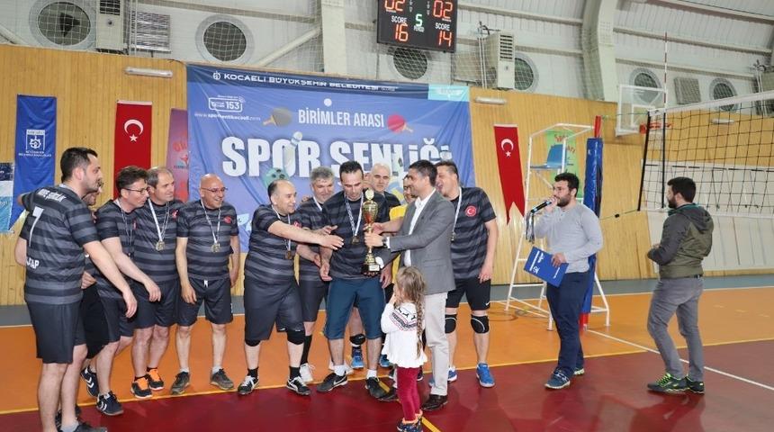 Spor şenliğinde şampiyonlar belli oluyor