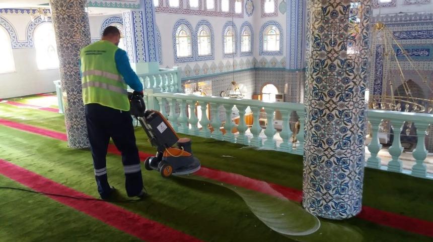 Darıca&rsquo;da camilerde Ramazan temizliği yapılıyor