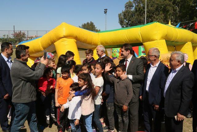 Çocuklar, Akdeniz’deki şenlikte gönüllerince eğlendi