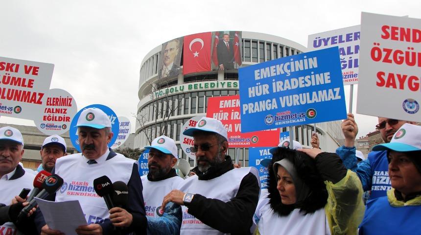 Bolu Belediyesi'nde işten çıkarılan işçilerden oturma eylemi
