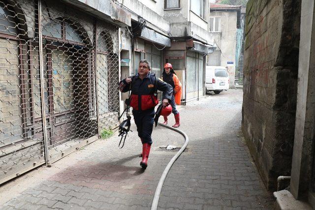 Zonguldak’ta ikamet yangını ev kullanılmaz hale geldi