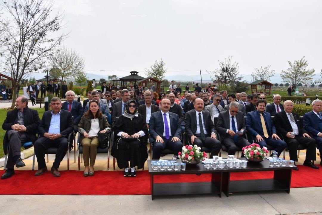 1500 fidan Toprakla Buluştu