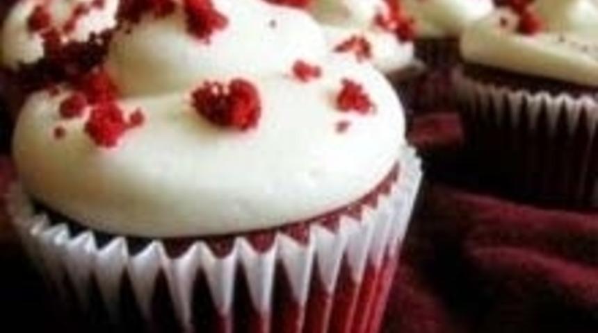 Kremalı Red Velvet Cupcake