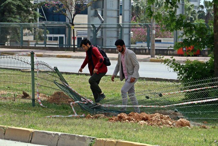 250 metre yükseklikteki köprü gençleri çileden çıkardı G3