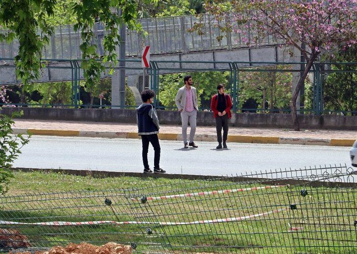 250 metre yükseklikteki köprü gençleri çileden çıkardı G4