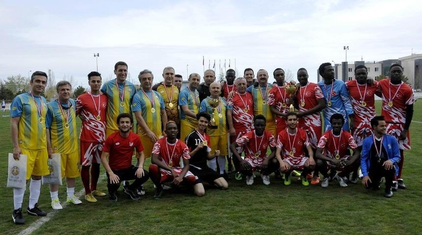 Sel&ccedil;uk&rsquo;ta &ldquo;26&rsquo;ncı Spor Şenliği&rdquo; başladı