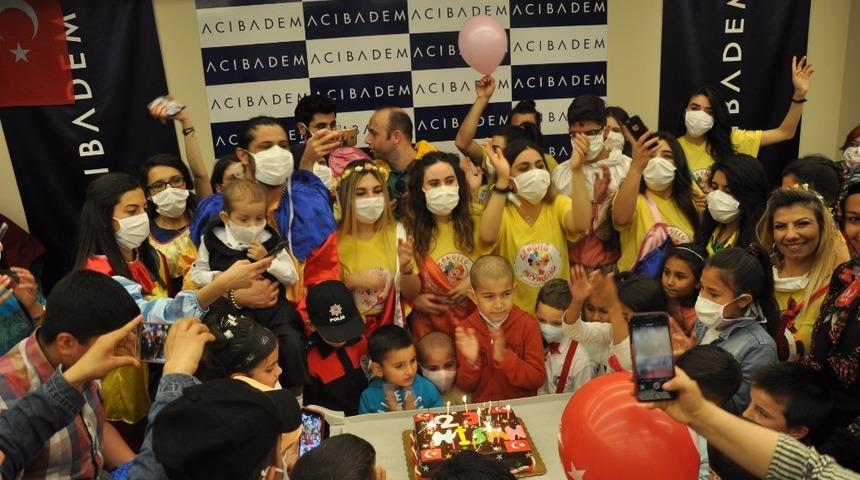 Hastanede 23 Nisan sevinci