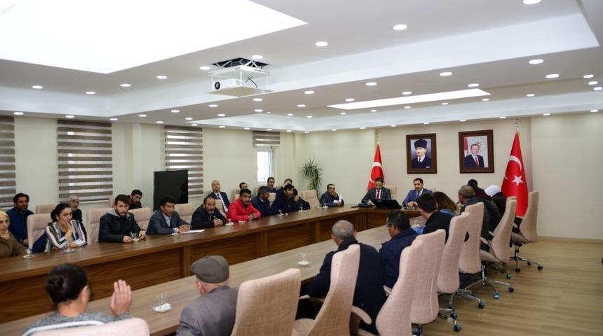 Vali Mustafa Masatlı, halkla buluşmalarını s&uuml;rd&uuml;r&uuml;yor