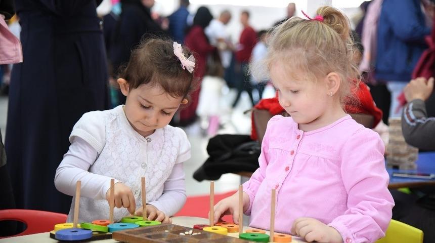 Isparta’da çocuklar 23 Nisan’ı doyasıya kutladı