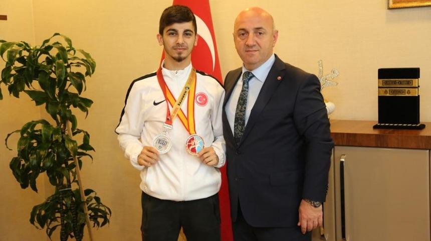 Gen&ccedil; karateciden Başkan Bıyık&rsquo;a olimpiyat s&ouml;z&uuml;