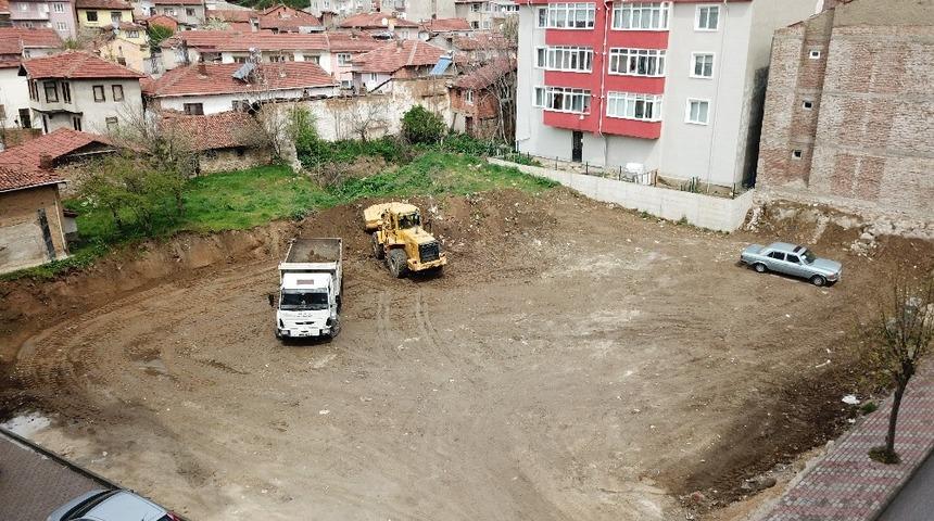 Boz&uuml;y&uuml;k Belediyesi&rsquo;nden otopark sorununa &ccedil;&ouml;z&uuml;m
