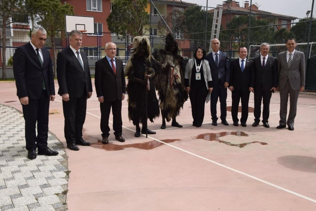 &Ouml;ğrenciler T&uuml;l&uuml;tabakları araştırdı