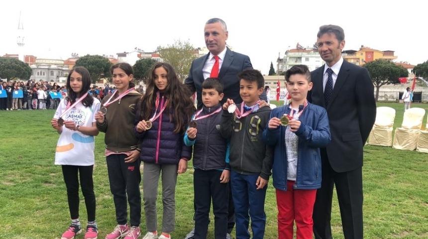 Burhaniye&rsquo;de Hasan Taha atletizmde il&ccedil;e birincisi oldu