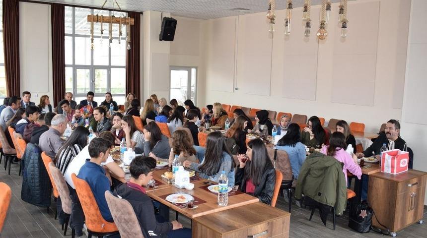 Kardeş okulları Arguvan&rsquo;da buluştu