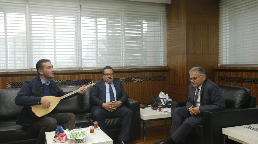 Aşık Ertuğrul İmami&rsquo;den Başkan B&uuml;y&uuml;kkılı&ccedil;&rsquo;a t&uuml;rk&uuml;: &ldquo;Hayırlı Uğurlu Olsun Başkanım&rdquo;