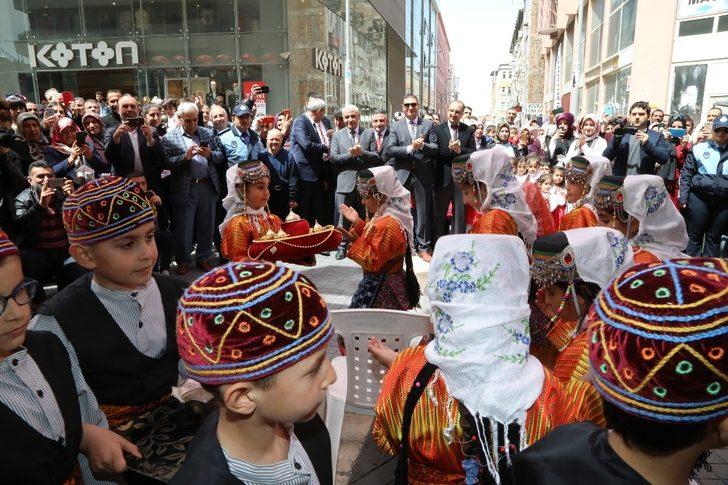 Çocuklar Şemsiye sokakta bayramlarını coşku ile kutladı G4