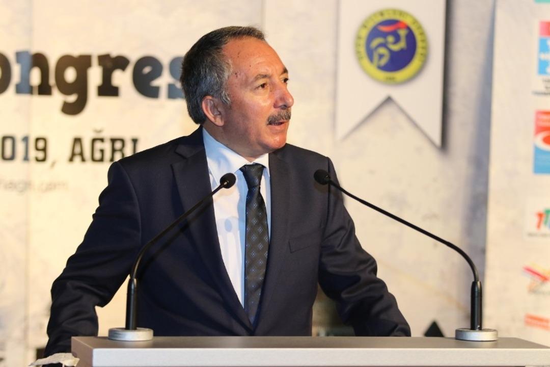 Aİ&Ccedil;&Uuml;&rsquo;de 12. Ulusal Spor Bilimleri &Ouml;ğrenci Kongresi a&ccedil;ılış programı yapıldı