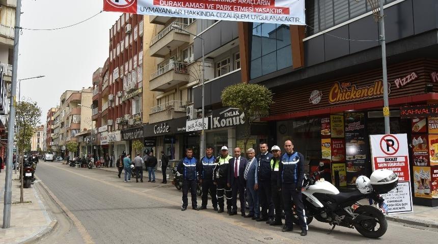 Salihli&rsquo;nin Turan Caddesine park yasağı getirildi