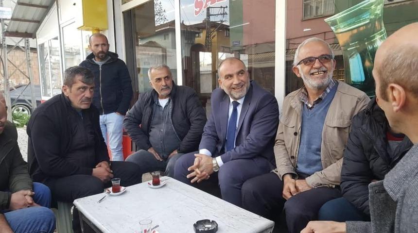 Başkan Sandık&ccedil;ı halkla kucaklaşıyor