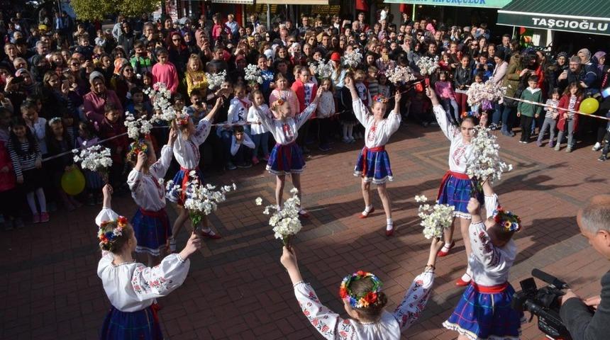 23 Nisan&rsquo;a uluslararası coşku