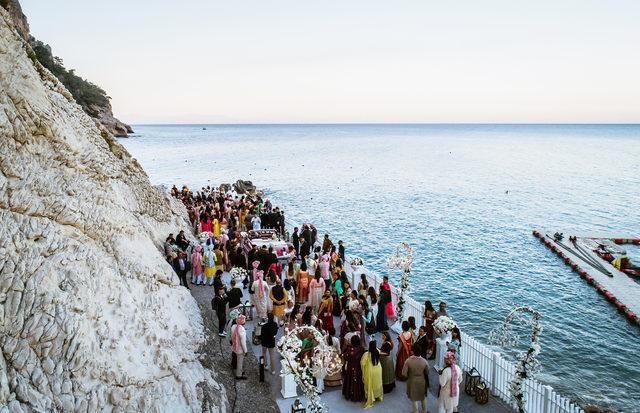 Antalya'da, 11 günde 4 Hint düğünü