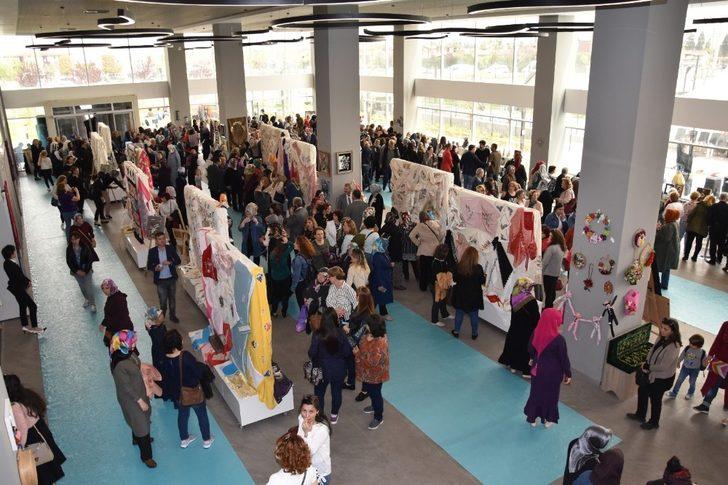 BALMEK’in yıl sonu sergisi açıldı G4