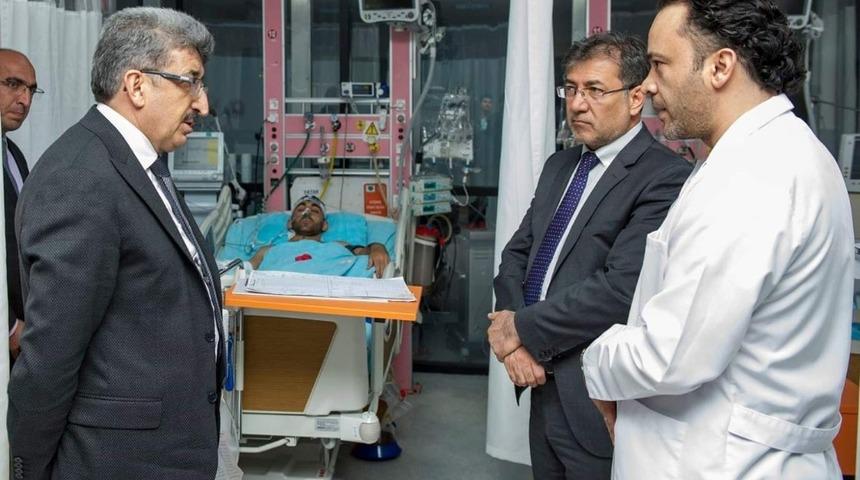Vali Bilmez, yaralı askerleri ziyaret etti