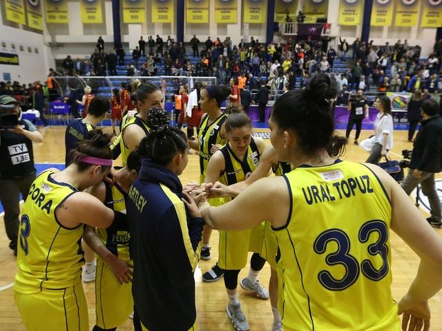 Fenerbahçe, Galatasaray karşısında seride 1-0 öne geçti