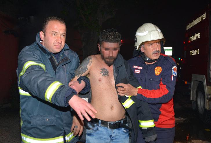 Korkunç anlar!  Evi ateşe verip, kendisini içeri kapattı G3