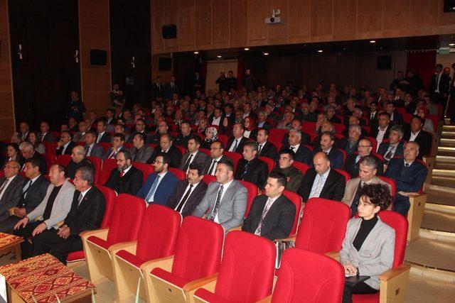 Vali Yaşar Karadeniz Tosya’da vatandaşların sorunlarını dinledi
