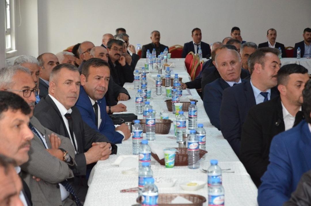 Vali G&uuml;naydın B&uuml;nyan İl&ccedil;esi Muhtarlarıyla Bir Araya Geldi