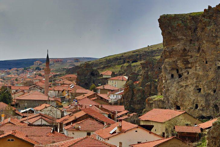 Sakaeli Kaya Mezarları ziyaretçilerini bekliyor G3