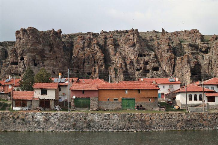 Sakaeli Kaya Mezarları ziyaretçilerini bekliyor G4