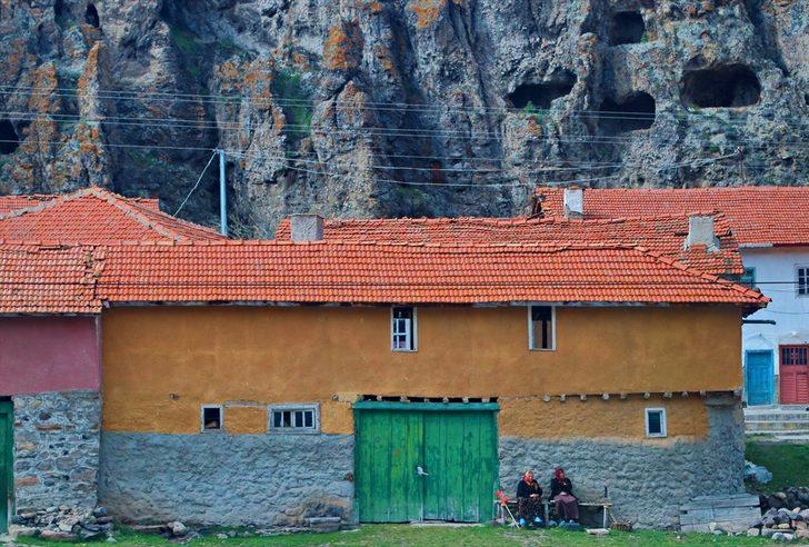 Sakaeli Kaya Mezarları ziyaretçilerini bekliyor G5