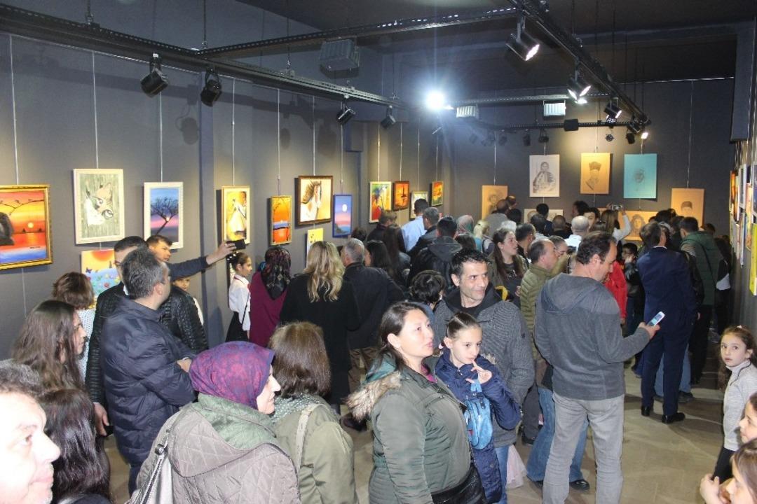 Bandırma BİLSEM&rsquo;den Resim sergisi ve m&uuml;zik dinletisi