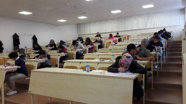 Uluslararası öğrenciler Düzce Üniversitesi öğrencisi olmak için ter döktü