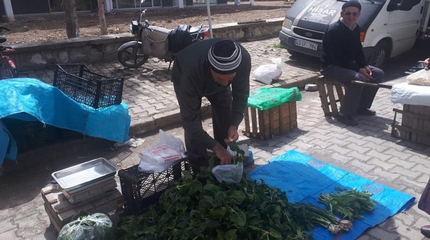 70 yaşında &uuml;retip satıyor