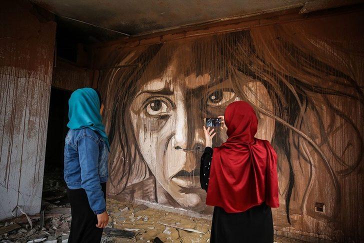 Gazze'de enkazlar arasındaki sıra dışı sergi   G1