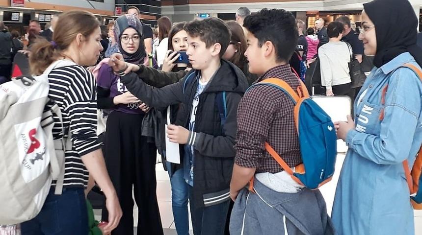 &Ouml;ğrencilere havalimanında uygulamalı dil eğitimi
