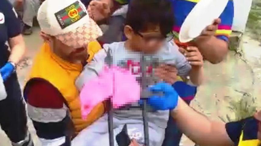 Oyun oynarken eline demir korkuluk saplandı