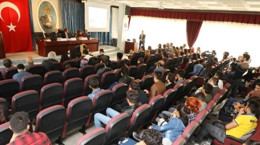 GA&Uuml;N&rsquo;de &ldquo;G&ouml;&ccedil; Tartışmaları 3&rdquo; paneli d&uuml;zenlendi