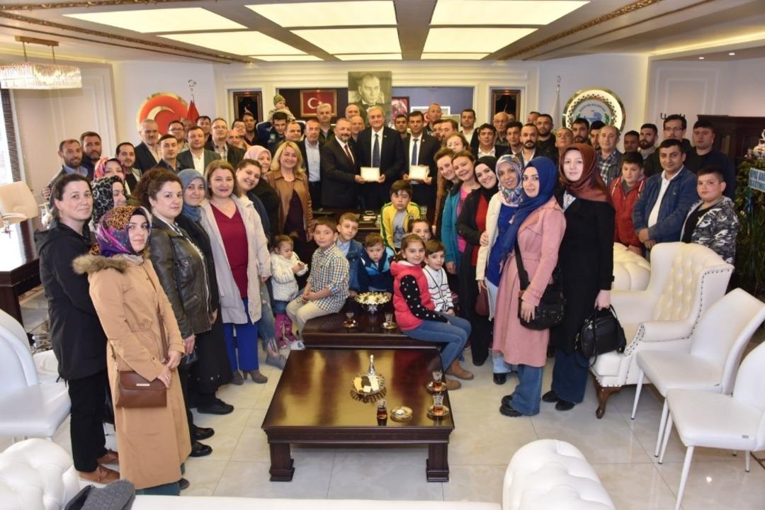 Başkan Bakkalcıoğlu&rsquo;na Pazaryerililer Derneği&rsquo;nden ziyaret